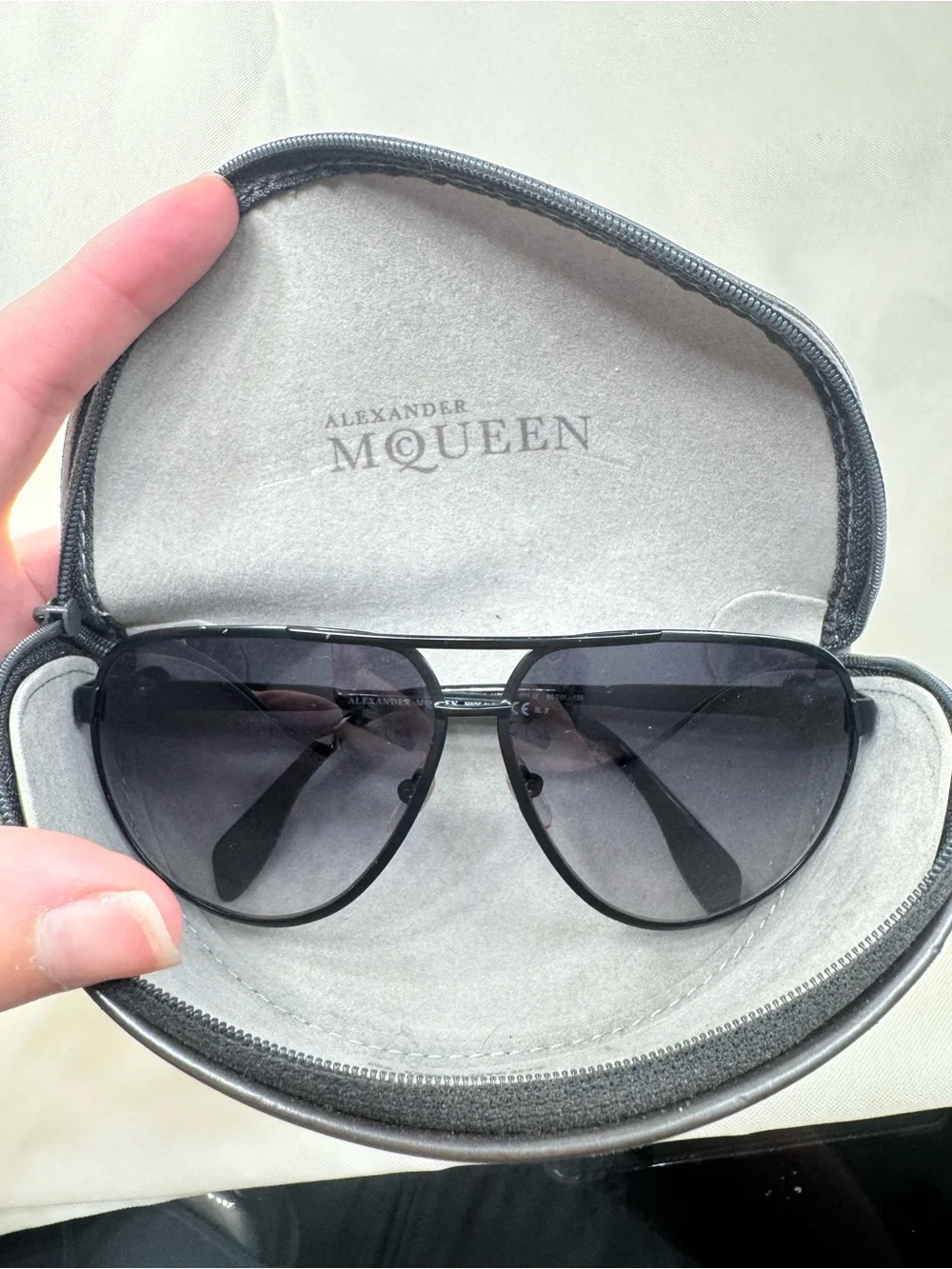 Alexander McQueen Black Skull Aviator Sunglasses - Picture 7 of 7